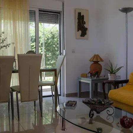 Goji Vegan Aparthotel 3*